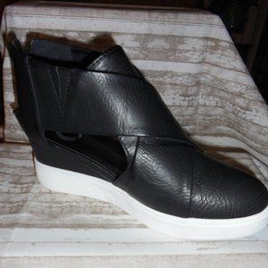 Brinley Co. Womens Criss Cross Sneaker Wedge NEW